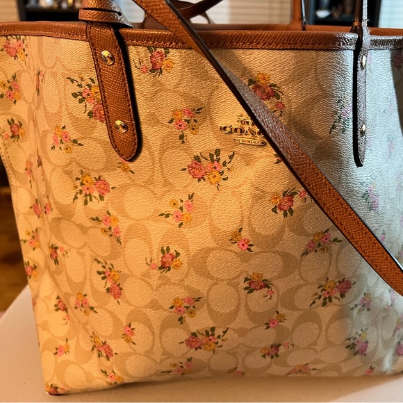 Brown with pink flowers tote - Picture 1 of 3